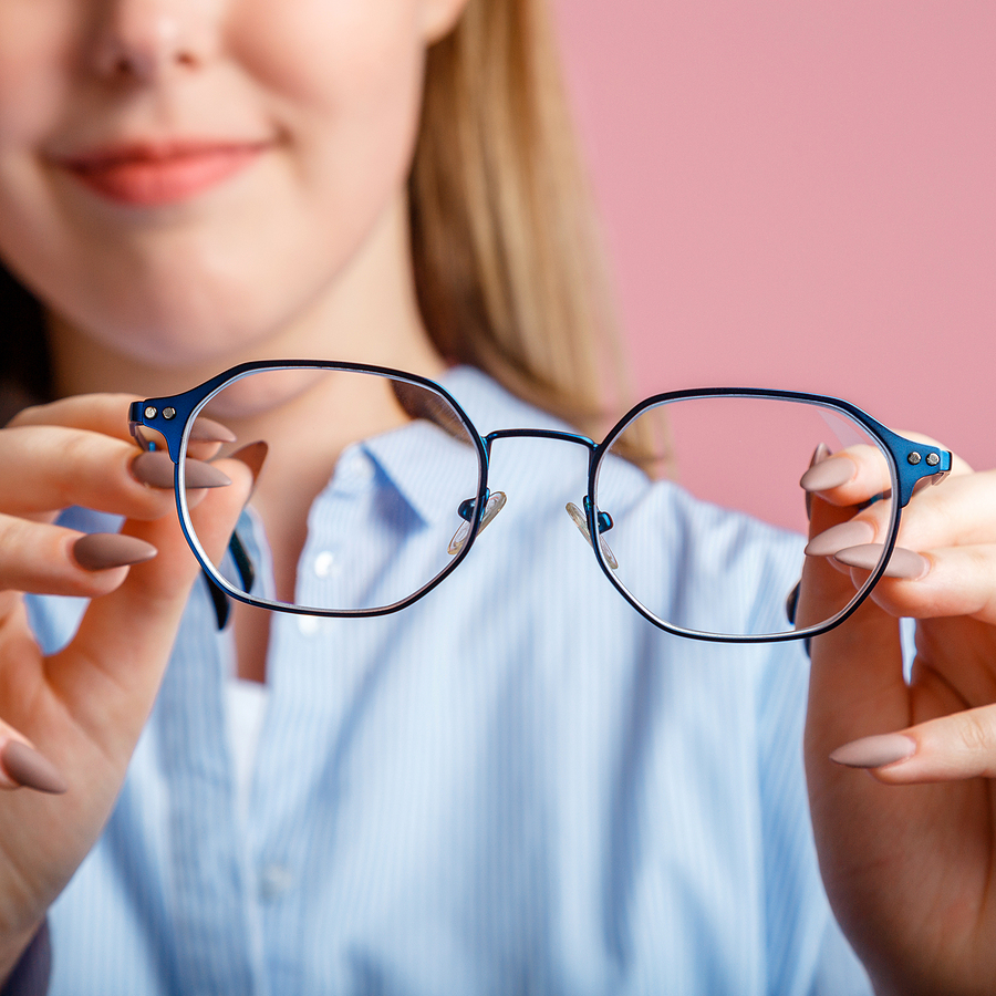 https://www.exceleye.com/2022/06/01/a-comparative-breakdown-of-eyeglasses-contact-lenses-and-lasik/